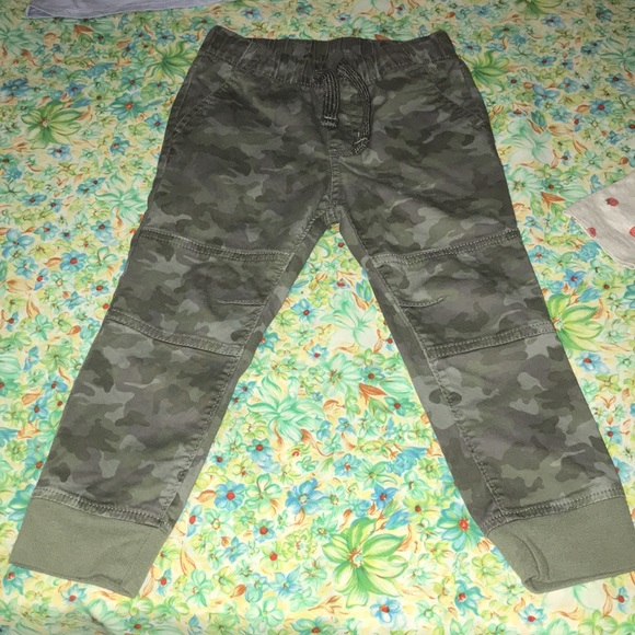 Bundle of lil girls clothes (3T) - Picture 11 of 11